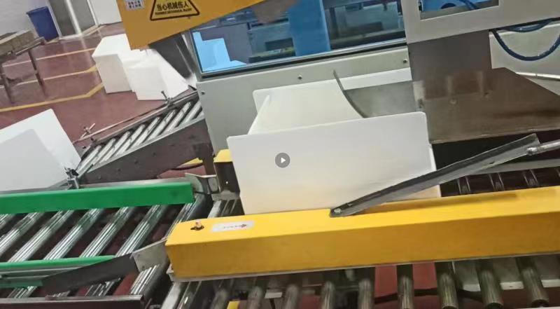 公司最新設計的蜂窩板箱自動線成功通過測試！